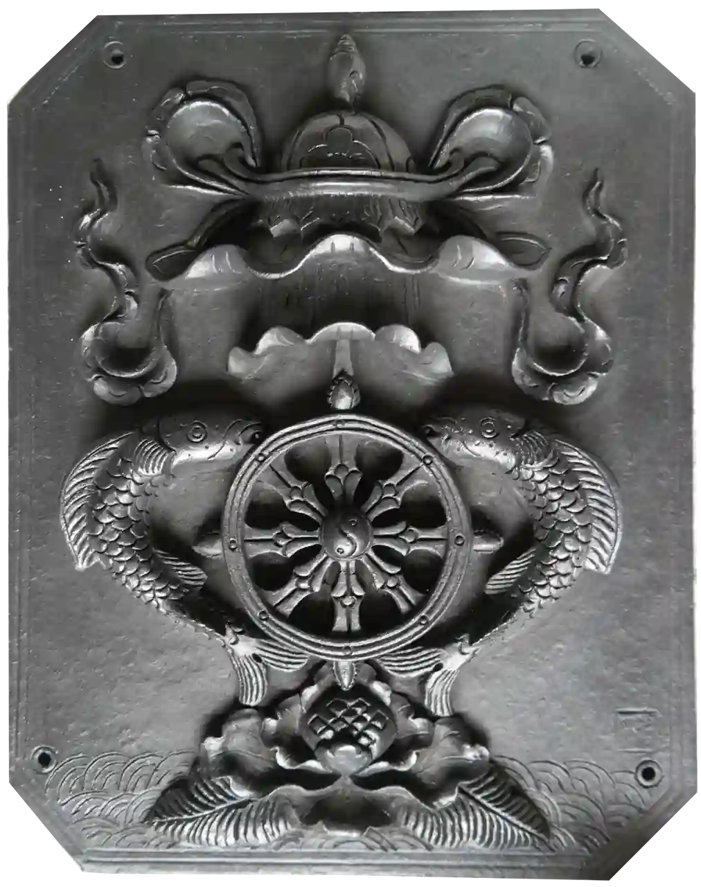 Black pottery from “the place where the sun rises”